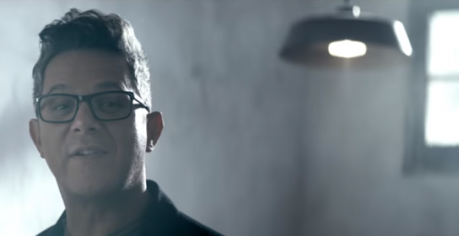 Alejandro Sanz en el anuncio de una conocida marca de gafas, algo que no se podrá volver a repetir.