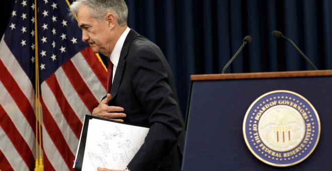 El presidente de la Reserva Federal (Fed), Jerome Powell, tras la rueda de prensa posterior a la útima reunión del banco central estadounidense. REUTERS/Yuri Gripas