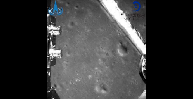 Primera instantánea de la cara oculta de la luna captada por la sonda Chang'e 4.- EFE/ Foto cedida por la Administración Espacial Nacional China