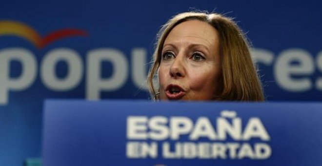 La vicesecretaria de Comunicación del Partido Popular, Marta González, durante la rueda de prensa que ha ofrecido hoy tras el Comité de Dirección del Partido Popular. EFE/Javier Lizón