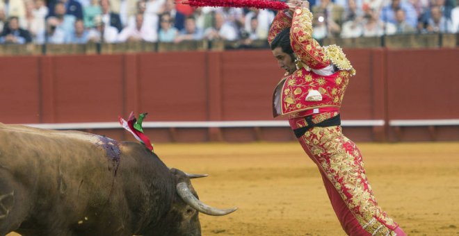 El torero Morante de la Puebla en la plaza de toros de la Maestranza de Sevilla. / EFE