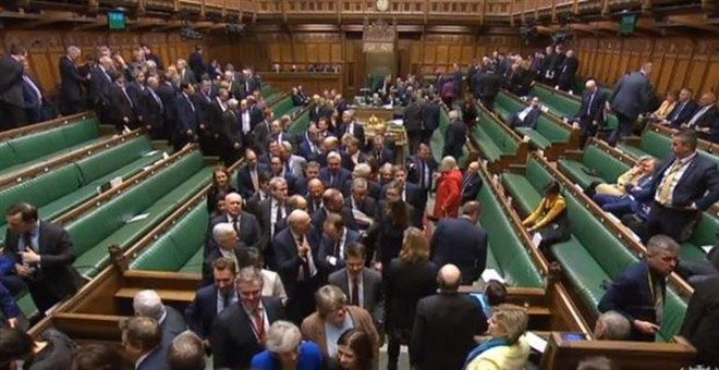 Los parlamentarios británicos votaron en contra del acuerdo del brexit de Theresa May. / EFE
