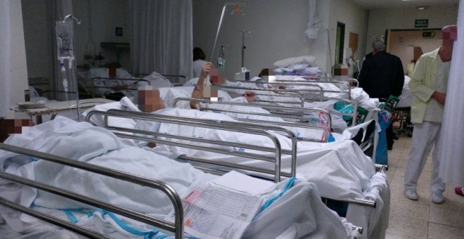Una sala de las urgencias del Hospital La Paz de Madrid, desbordada de pacientes.- @URGENCIASLAPAZ