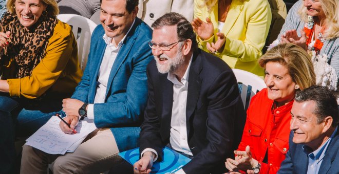 El expresidente del Gobierno, Mariano Rajoy, junto al presidente de la Junta de Andalucía, Juanma Moreno - EP/  Esteban Pérez
