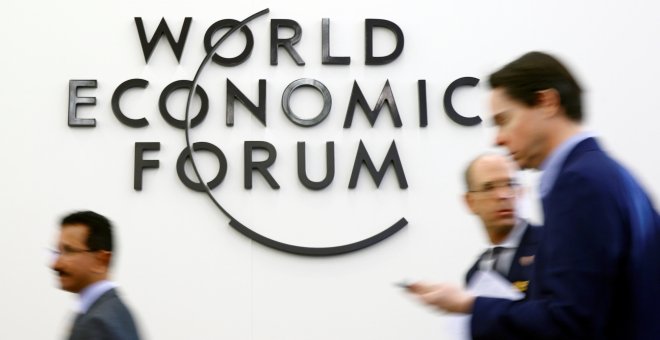 Asistentes a la reunión anual del Foro Económico Mundial (WEF) en Davos, Suiza. REUTERS / Arnd Wiegmann