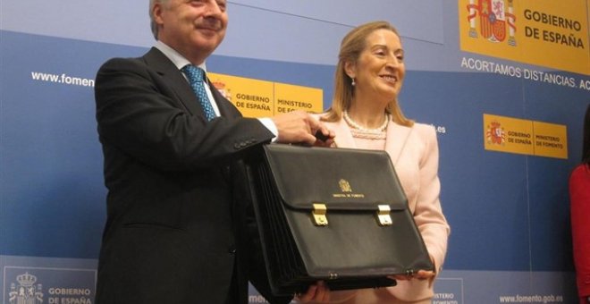 Imagen de archivo de los exministros José Blanco y Ana Pastor. - EUROPA PRESS