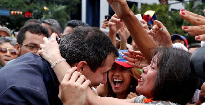 El líder opositor Guaidó se autoproclama presidente de Venezuela