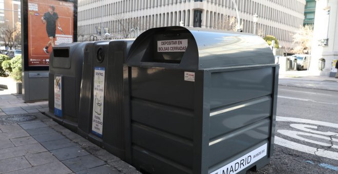 Contenedor de ropa en la vía pública. Foto Ayuntamiento de Madrid (diciembre 2018)