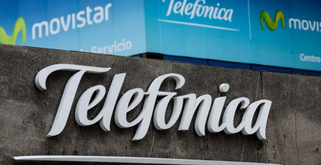 El logo de Telefónica y de Movistar. AFP