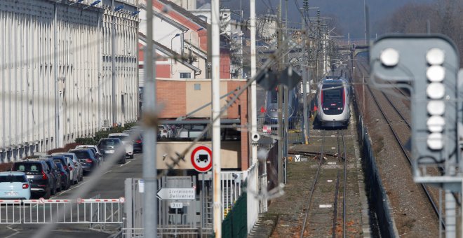 Un tren TGV de alta velocidad en la fábrica Alstom en Belfort, Francia. REUTERS / Vincent Kessler