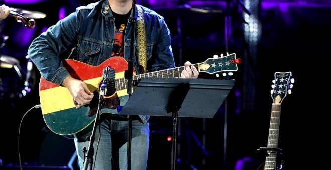 Ryan Adams se presenta en 'I Am The Highway', en un tributo a Chris Cornell el 16 de enero de 2019 en Inglewood, California | AFP/Kevin Winter