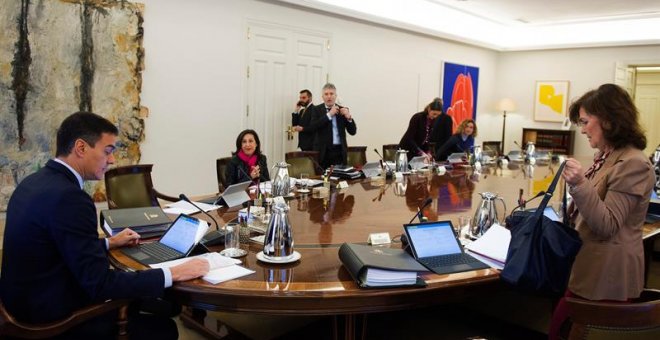 El presidente del Gobierno, Pedro Sánchez, preside la reunión de un Consejo de Ministros extraordinario. /EFE