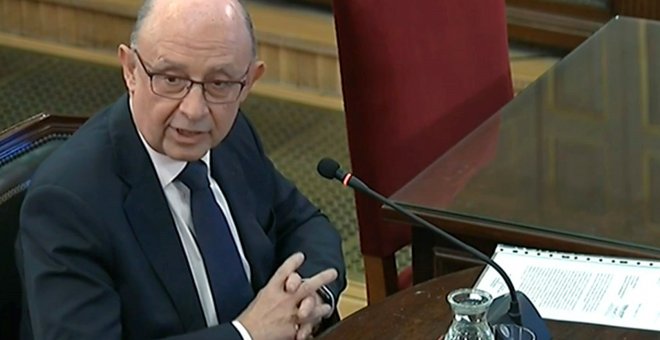 El exministro de Hacienda Cristóbal Montoro durante su declaración como testigo en el juicio del 'procés'. TRIBUNAL SUPREMO