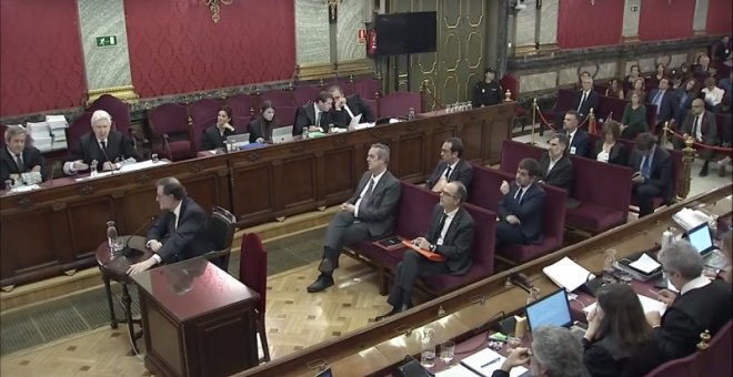 Imagen de la sala del Tribunal Supremo, donde se celebra el juicio al procés, durante la declaración como testigo de M. Rajoy.  SEÑAL DE TELEVISIÓN DEL T. S.
