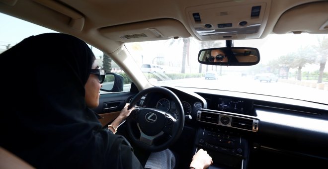 Una de las primeras mujeres autorizadas a conducir en Arabia Saudí, en una imagen de archivo. / REUTERS - FAISAL AL NASSER