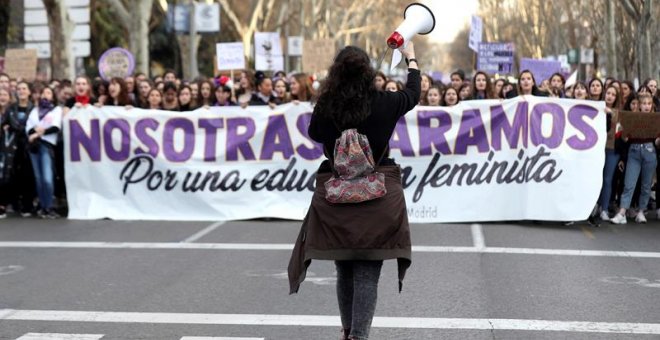 Vista del inicio de la manifestación en Madrid convocada con motivo del 8M para reclamar una igualdad real entre hombres y mujeres y denunciar las violencias machistas. /EFE