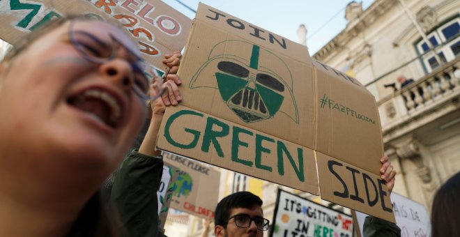 El Lisboa, los estudiantes se suman a la protesta para exigir medidas contra el cambio climático. / Reuters