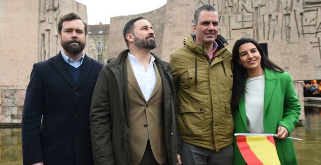 Iván Espinosa de los Monteros, Santiago Abascal, Javier Ortega Smith y Rocío Monasterio en la manifestación de Colón. /EFE