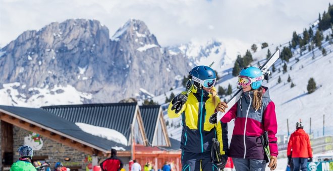 Aramón es el primer grupo empresarial de turismo de nieve y montaña, que agrupa cuatro estaciones que suman 289 kilómetros. E.P.