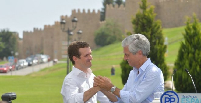 Pablo Casado y Adolfo Suárez Illana en un acto del PP en Ávila. /EFE