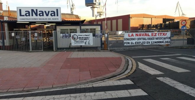 Cartees en el astillo de La Naval, en Sestao (Bizkaia), contra el cierre y el ERE de la empresa. E.P.