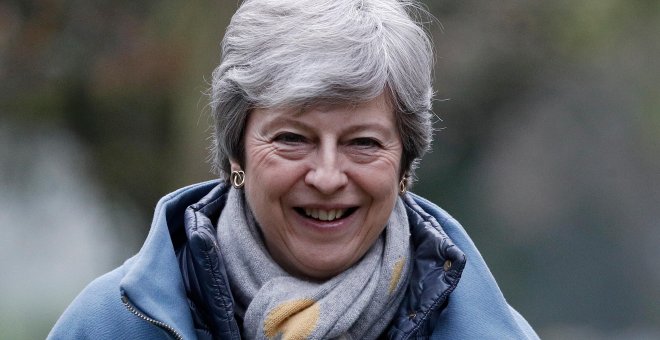 La primera ministra británica, Theresa May, cerca de su distrito electoral de Maidenhead, al oeste de Londres, el 7 de abril de 2019 | AFP/ Adrian Dennis
