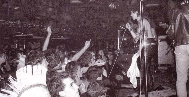 Fotografía de Jesús Alcaraz tomada en Rock-Ola durante un concierto de Último Resorte. / ARCHIVO JESÚS ALCARAZ