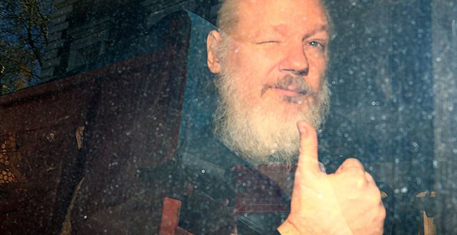 Julian Assange justo tras su detencióN en Londres. REUTERS | Hannah McKay