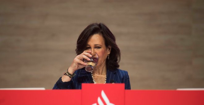 La presidenta del Banco Santander, Ana Botín, durante la junta general de accionistas del Banco Santander. EFE/Pedro Puente Hoyos