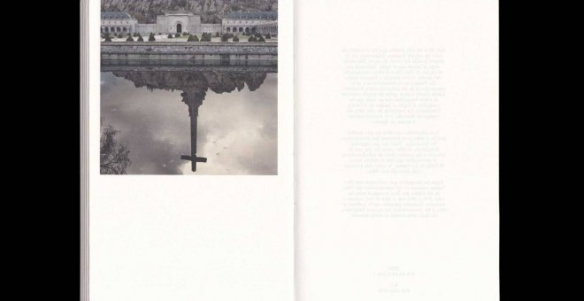 Una de las páginas del fotolibro 'Flowers for Franco'.- TONI AMENGUAL