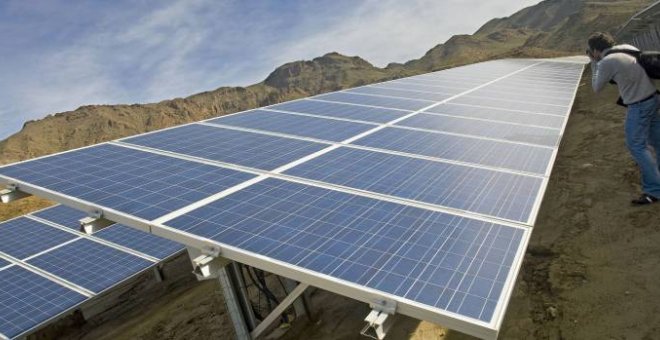 Planta solar fotovoltaica en Rioja (Almería). EFE
