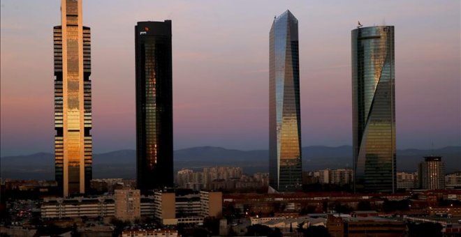 La Torre Espacio (primera desde la derecha), en una vista general de las Cuatro Torres de Madrid. - EFE