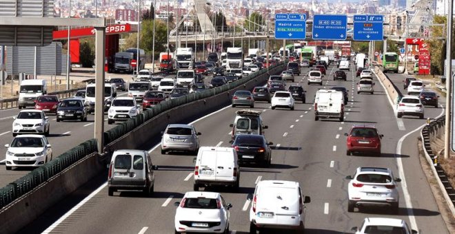 Estado que presenta esta tarde la carretera A-4, en sentido salida de Madrid, durante la operación especial de tráfico con motivo de la Semana Santa. /EFE