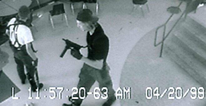 Imagen del tiroteo en el colegio de Columbine.