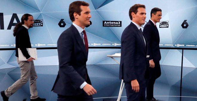 Pablo Iglesias (Unidas Podemos), Pablo Casado (PP), Albert Rivera (Cs), y Pedro Sánchez (PSOE) antes del inicio del segundo debate electoral a cuatro en la sede de Atresmedia, en Madrid. EFE/JuanJo Martin