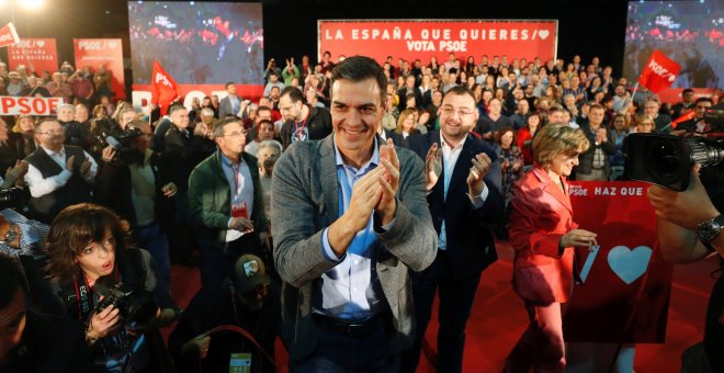 El presidente del Gobierno y secretario general del PSOE, Pedro Sánchez, en un mitin en Gijón. EFE/ J. L. Cereijido