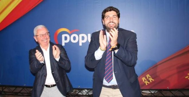 Francisco Alcón con el presidente de Murcia, Fernando López Miras. - PP