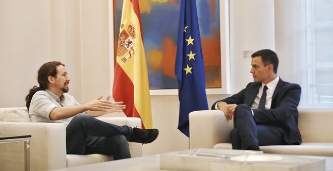 Pablo Iglesias y Pedro Sánchez durante una reunión en la Moncloa / Daniel Gago - PODEMOS