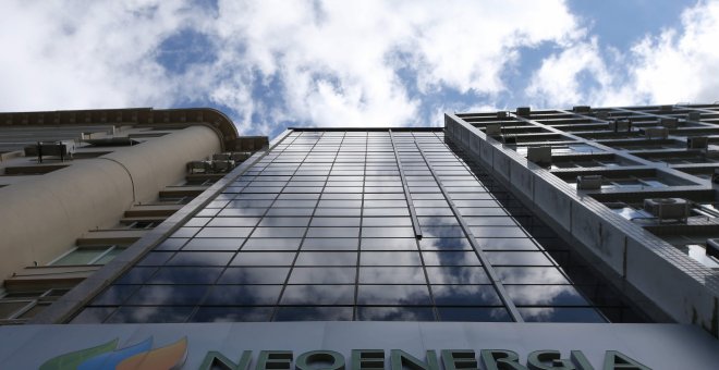 Vista de la fachada de la sede de Neoenergía, la segunda mayor distribuidora de energía de Brasil, en Río de Janeiro. EFE/ Marcelo Sayão