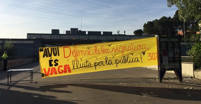 Pancarta sobre la vaga estudiantil d'aquest 9 de maig a la Universitat Autònoma de Barcelona. @SEPC_UAB