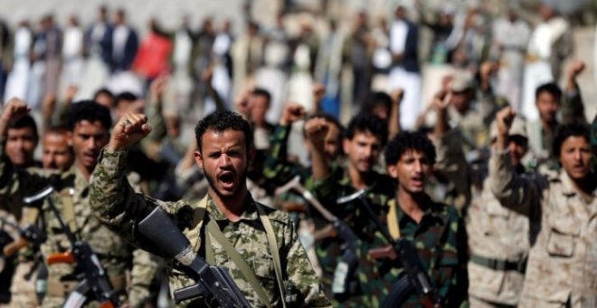 Milicianos hutíes en la capital Saná en 2017. / Reuters
