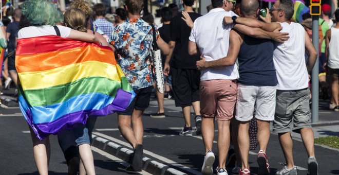 Celebración del día del orgullo LGTBI en las calles de Barcelona. QUIQUE GARCIA (EFE)