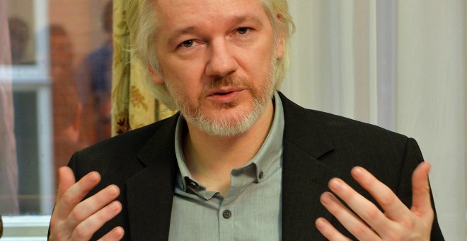 18/08/2014 - Julian Assange durante una conferencia de prensa en la embajada de Ecuador en el centro de Londres el 18 de agosto de 2014 | REUTERS/ John Stillwell