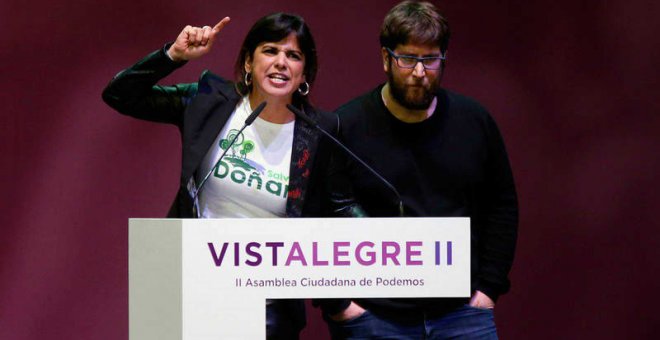 Teresa Rodríguez y Miguel Urbán, referentes de la corriente anticapitalista en Podemos. EFE