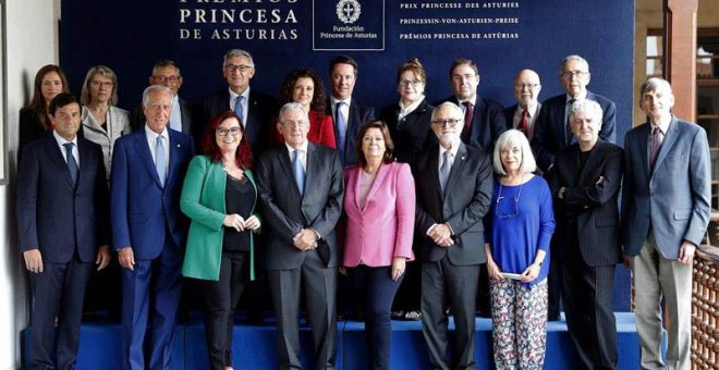 El jurado que ha otorgado el Premio Princesa de Asturias de Investigación Científica y Técnica 2019 a las dos biólogas.(J.L. CEREJIDO | EFE)
