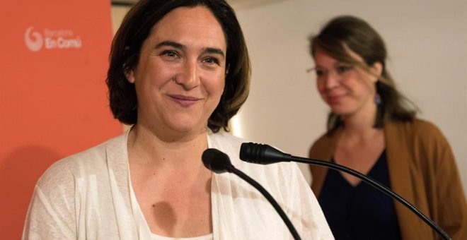 La alcaldesa y candidata de Barcelona en Comú a la reelección, Ada Colau, ofrece una rueda de prensa a una semana de que se resuelva quién se pondrá al timón del ayuntamiento y en pleno pulso entre las diferentes candidaturas de cara a la investidura. EFE