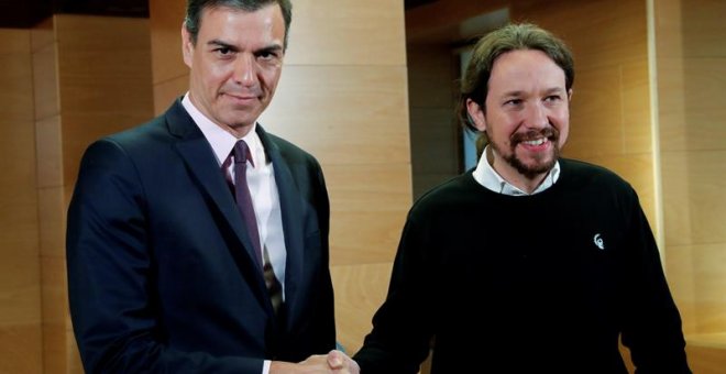 11/06/2019. El presidente del Gobierno en funciones, Pedro Sánchez, y el líder de Podemos, Pablo Iglesias, durante la reunión mantenida este martes en el Congreso de los Diputados. EFE