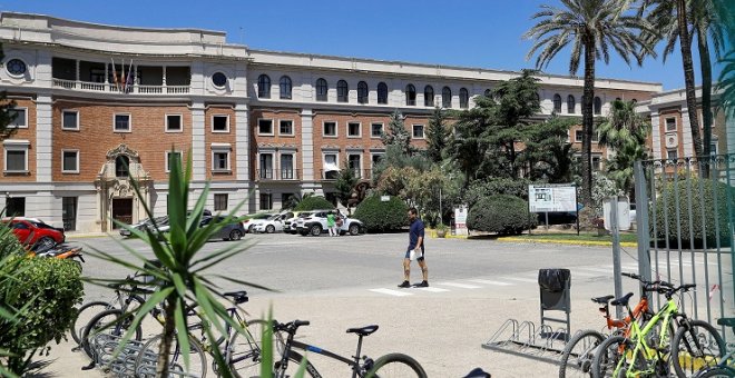 12/06/2019.- Fachada del Instituto Misericordia, en el barrio de la Fuensanta de València, en donde un alumno ha herido a su profesora. / EFE - MANUEL BRUQUE