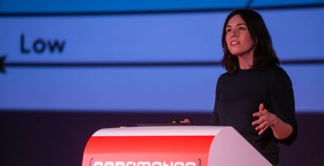 Imagen de Marta Peirano en la edición de CodeMotion 2018.