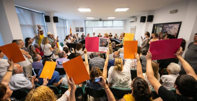 Las protestas en el pleno de Santa Coloma de Farners / Ajuntament de Santa Coloma (ACN)